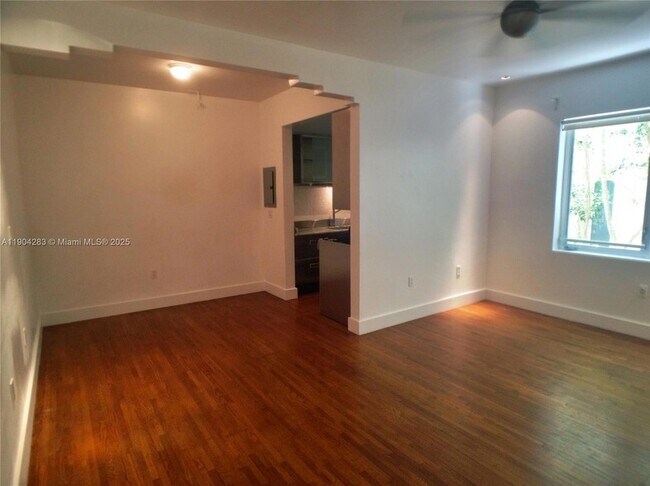 Foto del edificio - 1751 James Ave