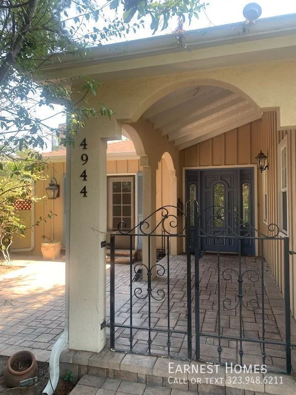 Foto principal - 4944 Cartwright Ave