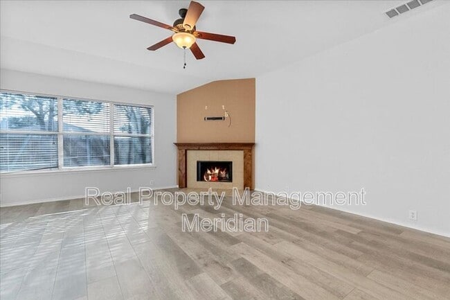 Foto del edificio - 1704 Little Deer Ln