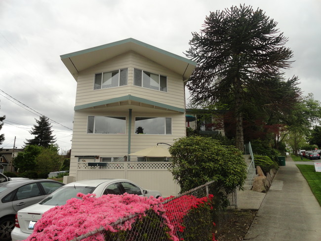 Building Photo - 6540 2nd Ave NE