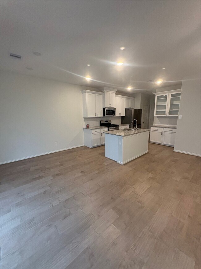 Building Photo - 27831 Western Crk Ct
