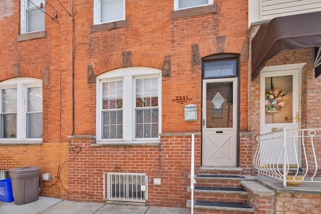 Photo - 2341 S Woodstock St Townhome