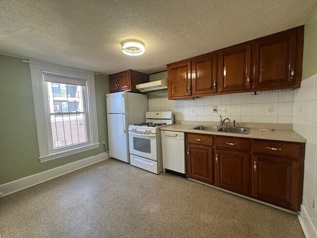 Building Photo - 58 Hichborn St