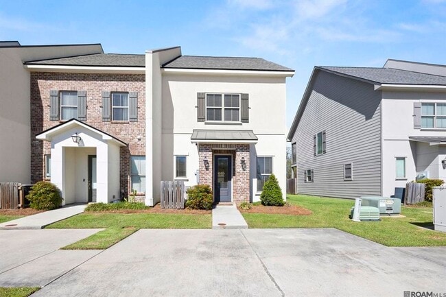 Building Photo - 5030 Myrtle Trail Dr