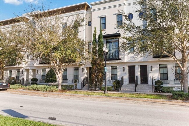 Building Photo - 653 E Jackson St