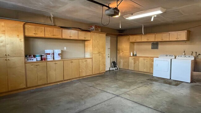 Foto del edificio - 960 Branham Ln