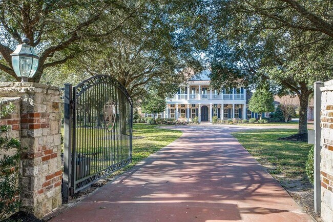 Foto del edificio - 404 High Meadow Ranch Dr