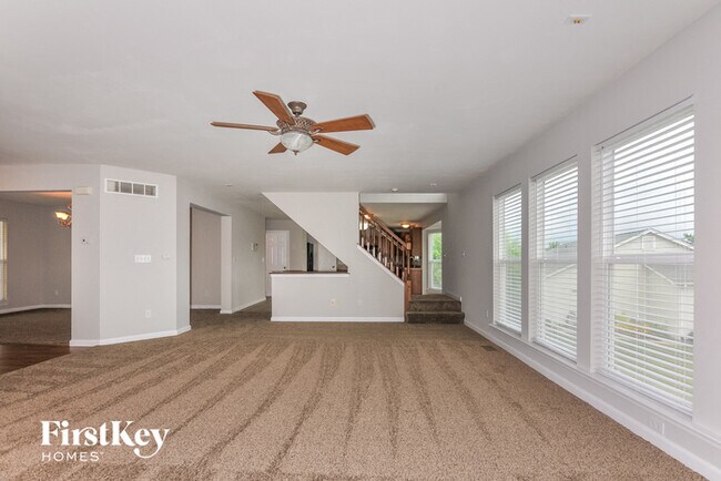 Building Photo - 10 Crystal Stream Ct