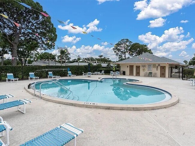 Foto del edificio - 8236 Brentwood Rd