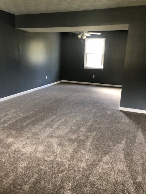 Building Photo - Check out this beautiful 4 Bedroom, 2.5 ba...