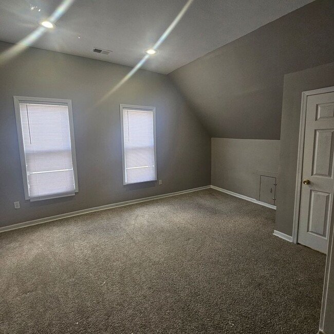 Building Photo - Coming Soon! Charming 3-Bedroom Home in Wa...