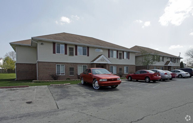 Building Photo - Adam's Court Apartments