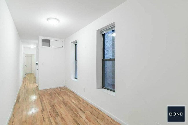Building Photo - 222 E 85th St
