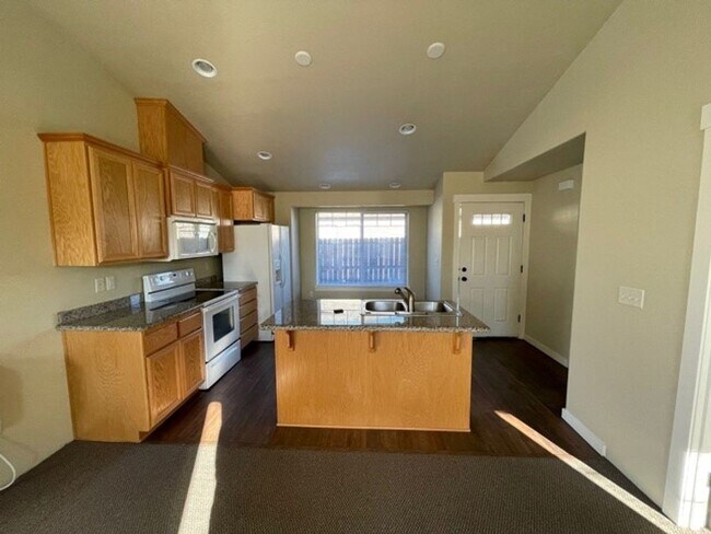 Foto del edificio - Nice 1 Bedroom 1 Bath Located in the Frien...