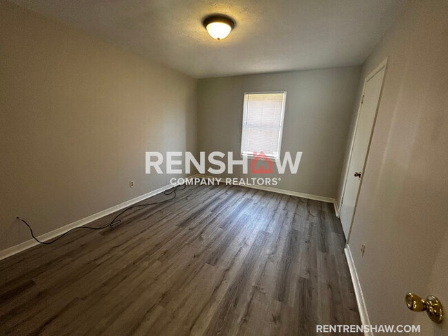 Building Photo - 276 Greenfield Dr