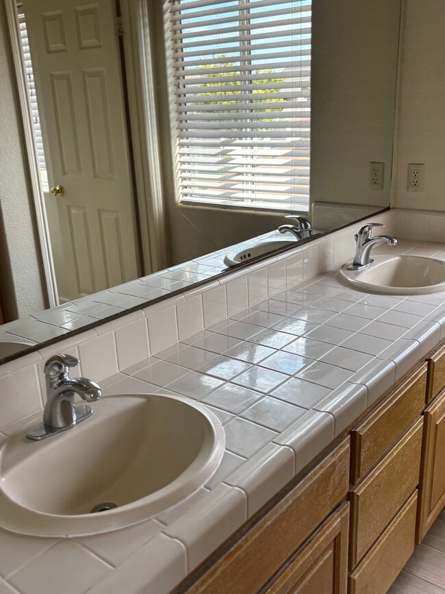 Foto del edificio - 17610 Winding Creek Rd