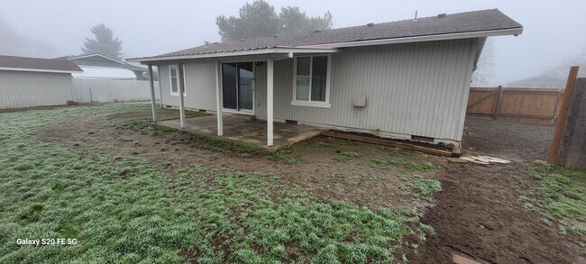 Building Photo - Spacious Home for Rent