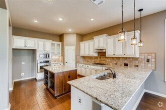 Building Photo - 2500 Quick Fort Dr