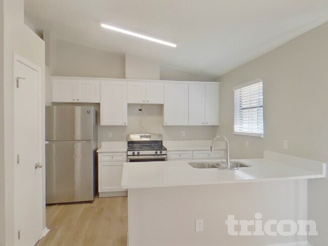 Foto del edificio - 2053 Stablewood Cove