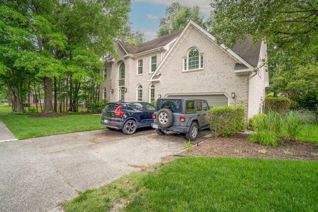 Building Photo - 821 Loch Island Dr