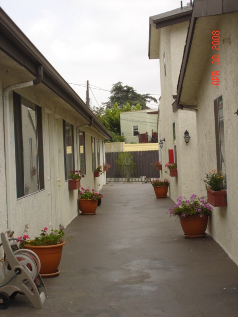 Foto principal - 7665 Fountain Ave