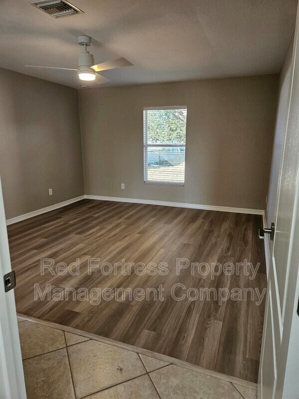 Building Photo - 1108 NW 21st Pl