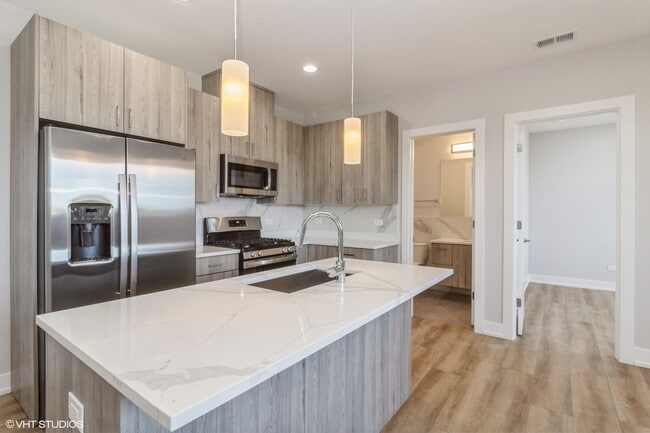 Foto del edificio - 3729 W Belmont Ave