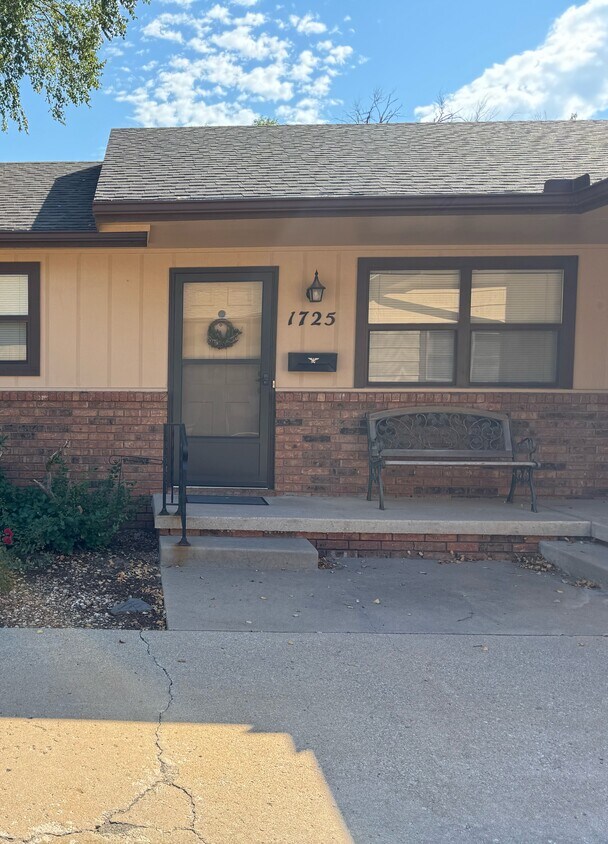 Foto principal - 1725 S Gold St