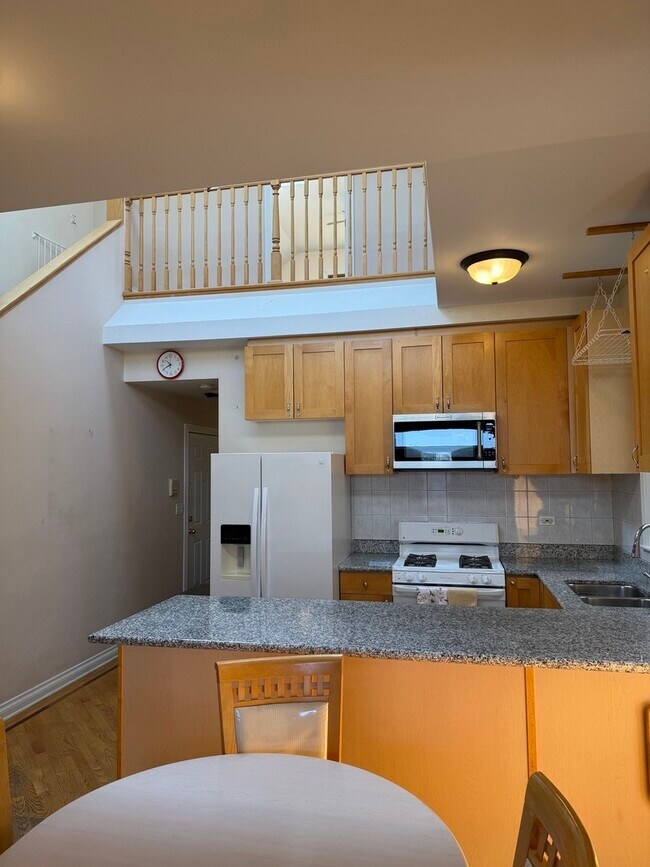 Foto del edificio - 2645 W Haddon Ave