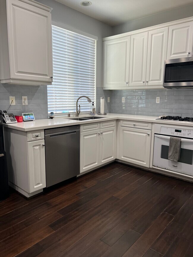 Building Photo - 3636 W Medici Ln