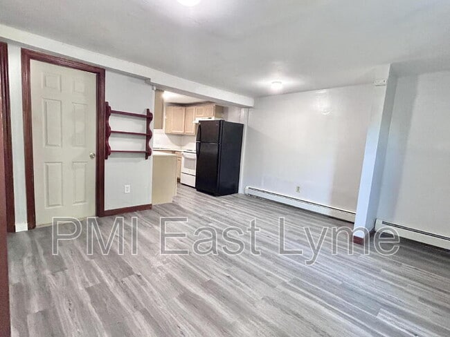 Photo - 61 School St Apartment