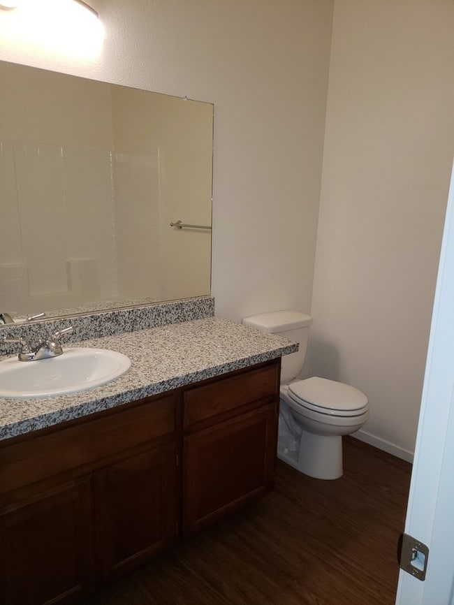 Building Photo - Brand new 4-Plex! Must see to believe!
