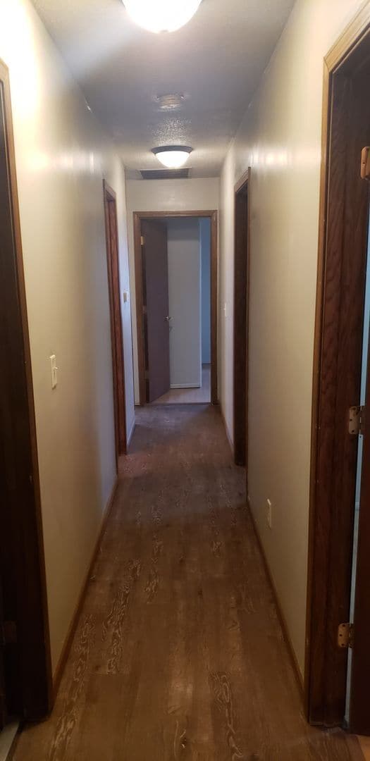 Building Photo - 4 bedroom 2 bath ranch