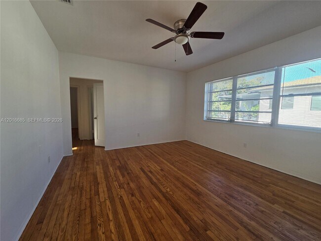 Foto del edificio - 781 SW 11th St