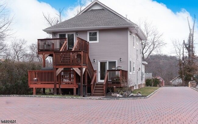 Foto del edificio - 22 Personette St