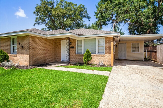 Building Photo - 312 N Bengal Rd