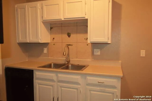 Foto del edificio - 7540 Oak Chase