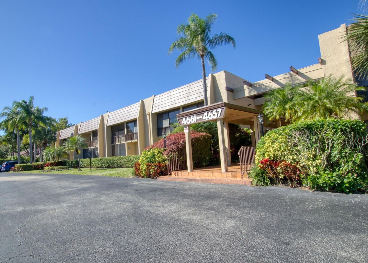 4661 Fountains Dr S Unit 211, Lake Worth, FL 33467 Condo for Rent in