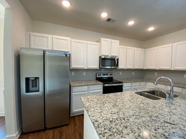Foto del edificio - 4214 Textile Ln
