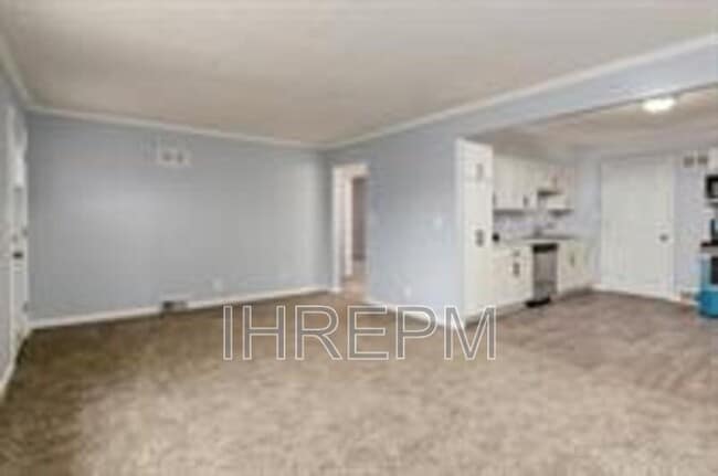 Building Photo - 2030 Ormond Ave