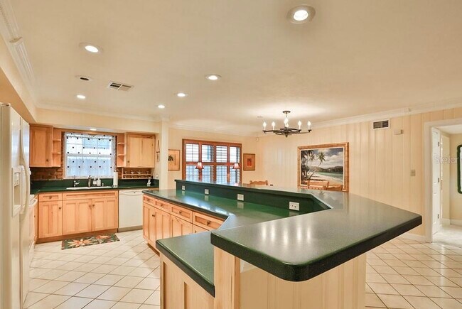 Foto del edificio - 5024 W Dickens Ave