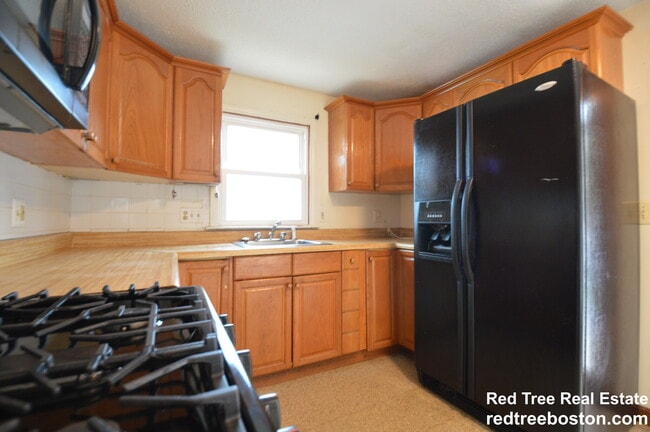 Building Photo - 92 Whitfield St