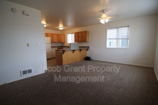 Foto del edificio - 2540 Pumice Dr