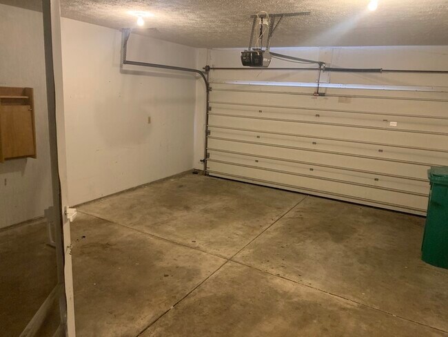 Foto del edificio - PENDING-All-Brick Ranch in Wayne Township!
