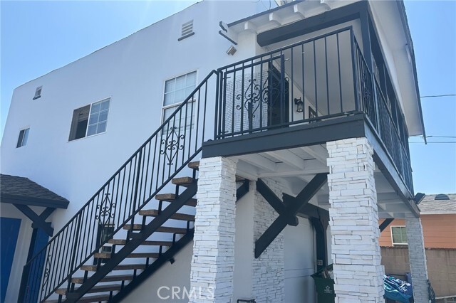 Building Photo - 428 San Pasqual Dr