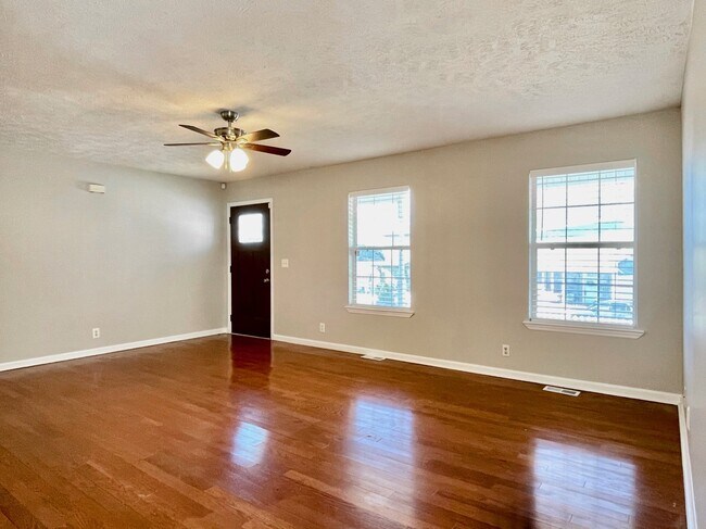 Foto del edificio - 1205 Stainback Ave