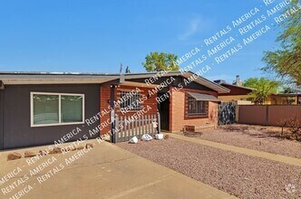 Building Photo - 944 N Catalina Ave
