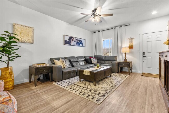 Foto del edificio - 3962 N McKinley Pk Ave