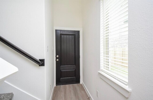 Foto del edificio - 17231 Walden Lk Ln