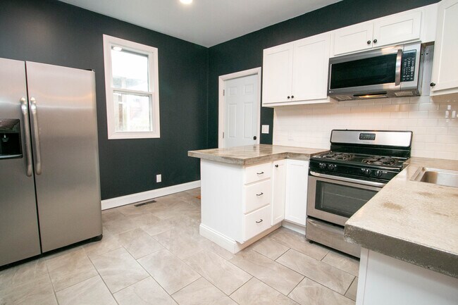 Kitchen - 41 Southwood Ave